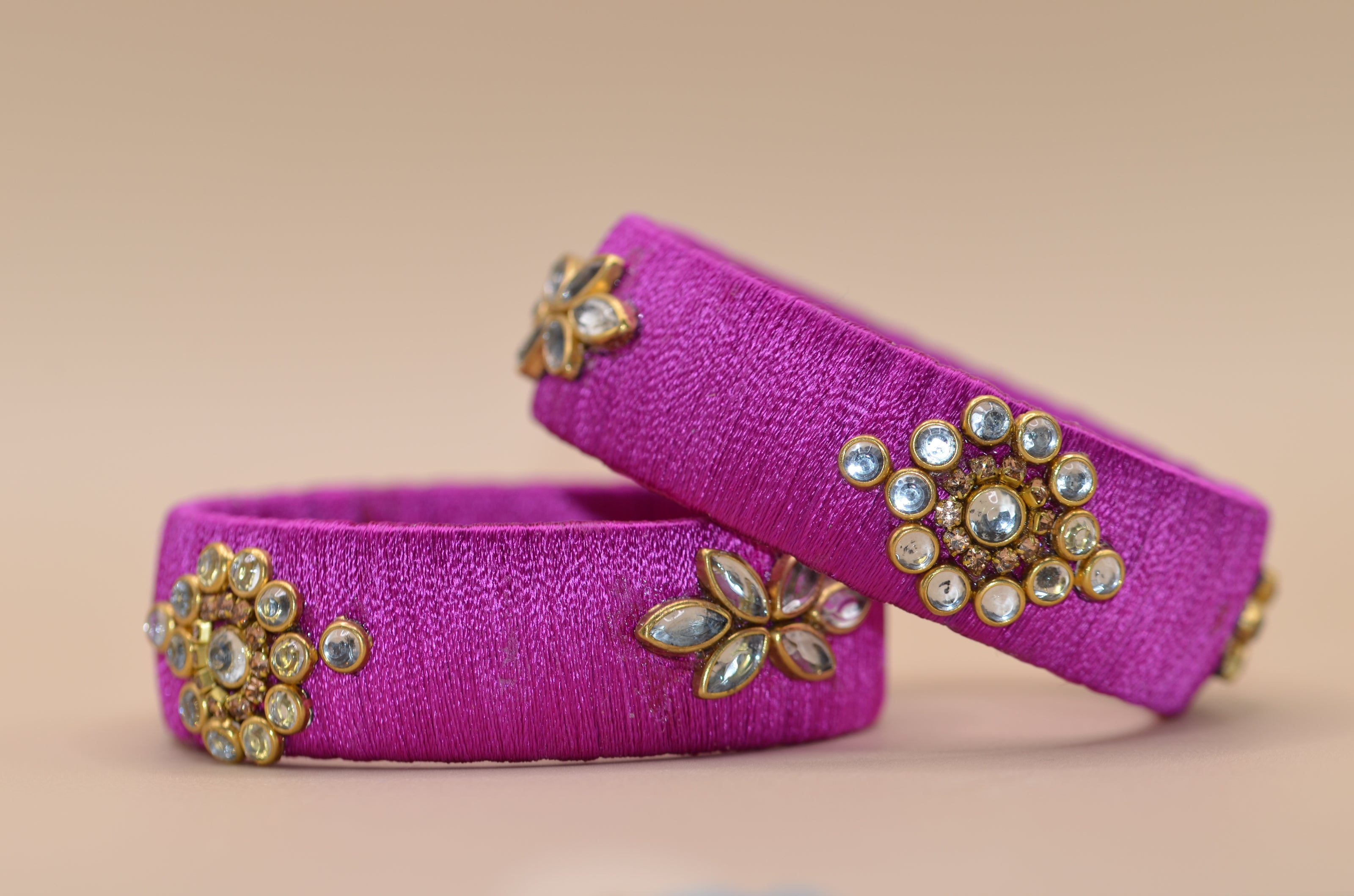 Royal Amivie Floral Silk Bangle – Model 01