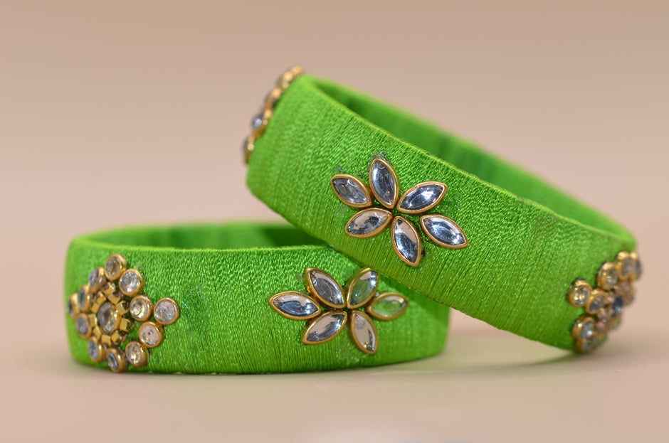 Royal Amivie Floral Silk Bangle – Model 01