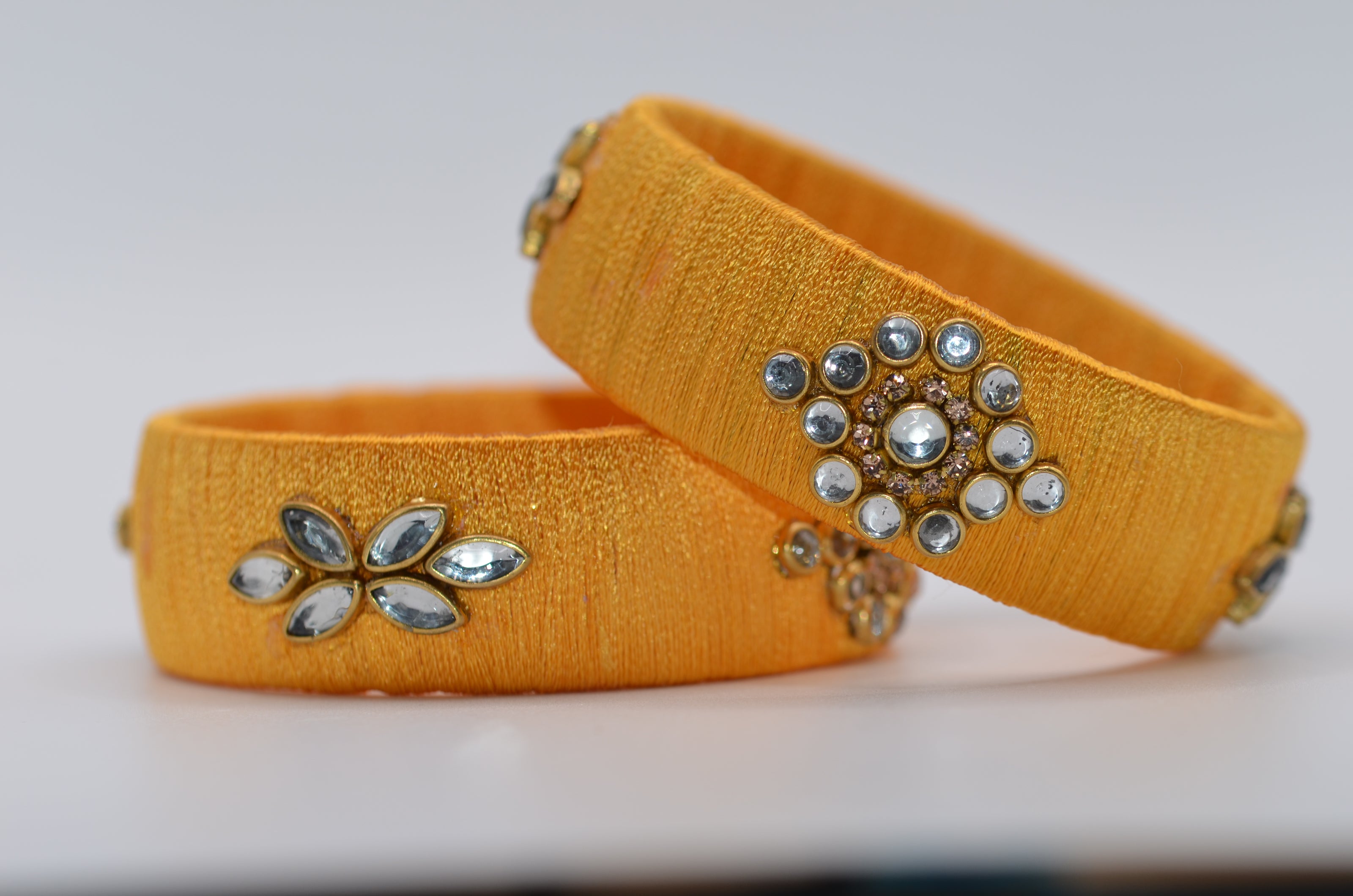 Royal Amivie Floral Silk Bangle – Model 01
