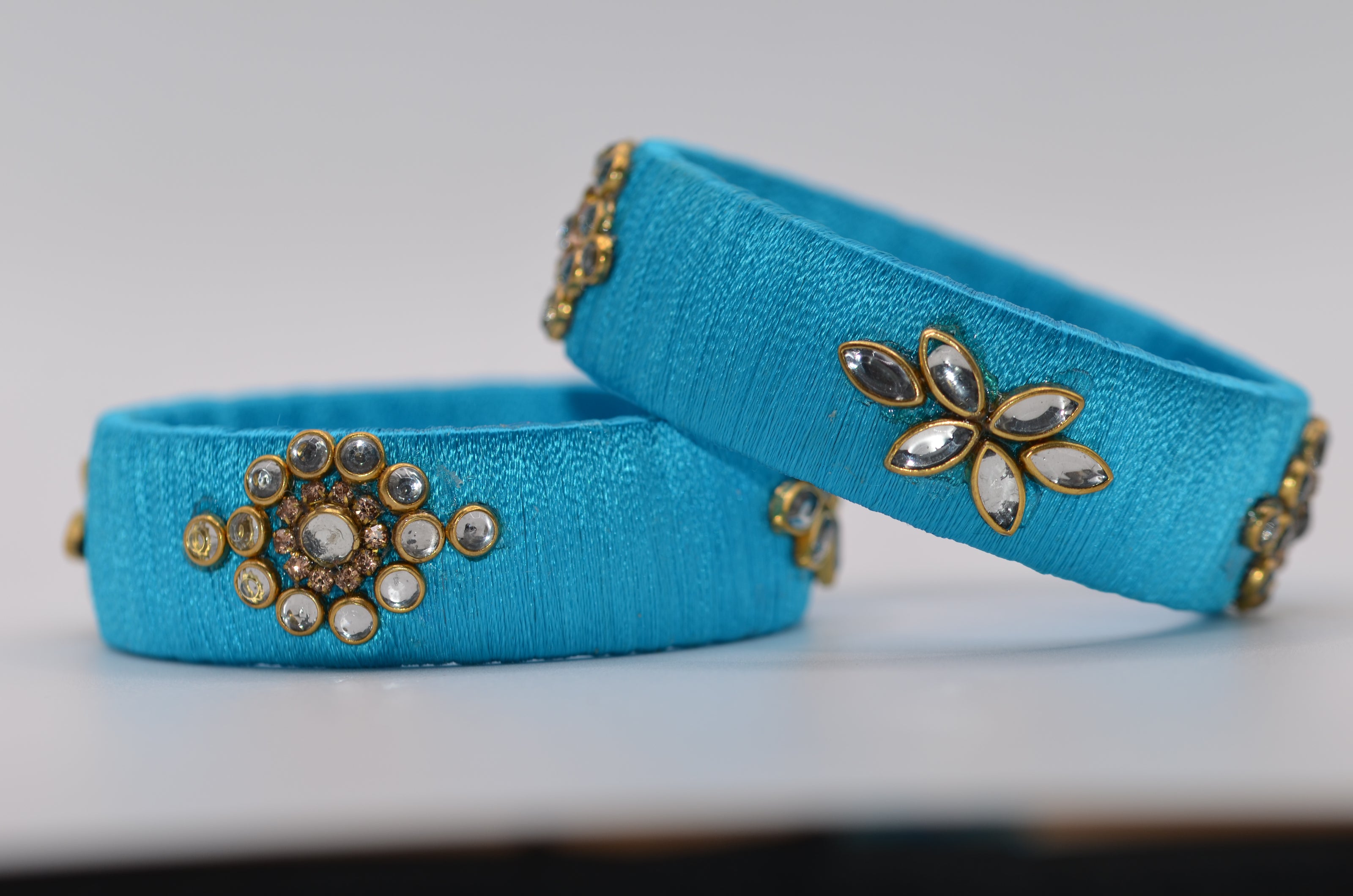 Royal Amivie Floral Silk Bangle – Model 01