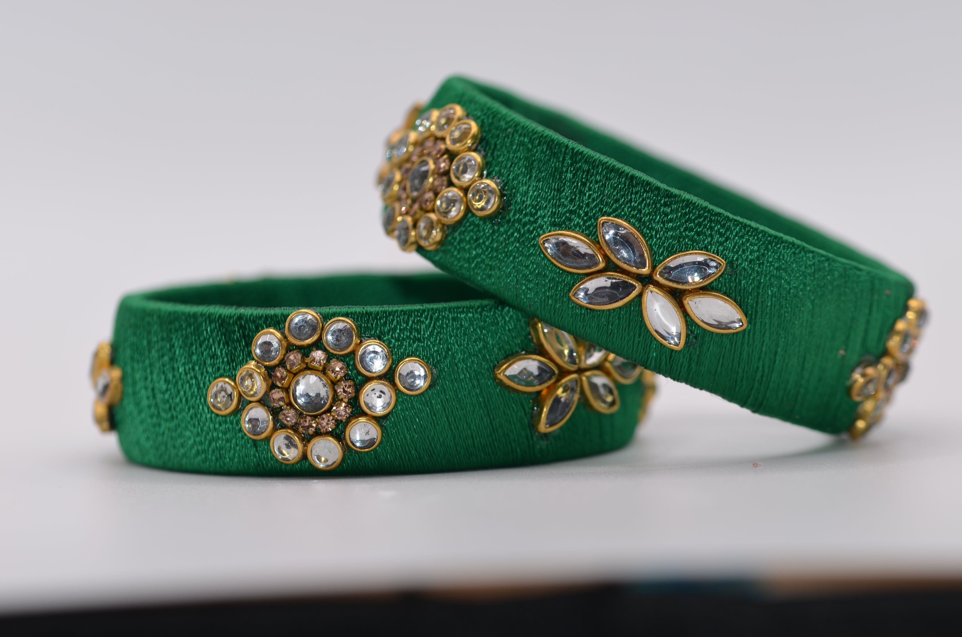 Royal Amivie Floral Silk Bangle – Model 01