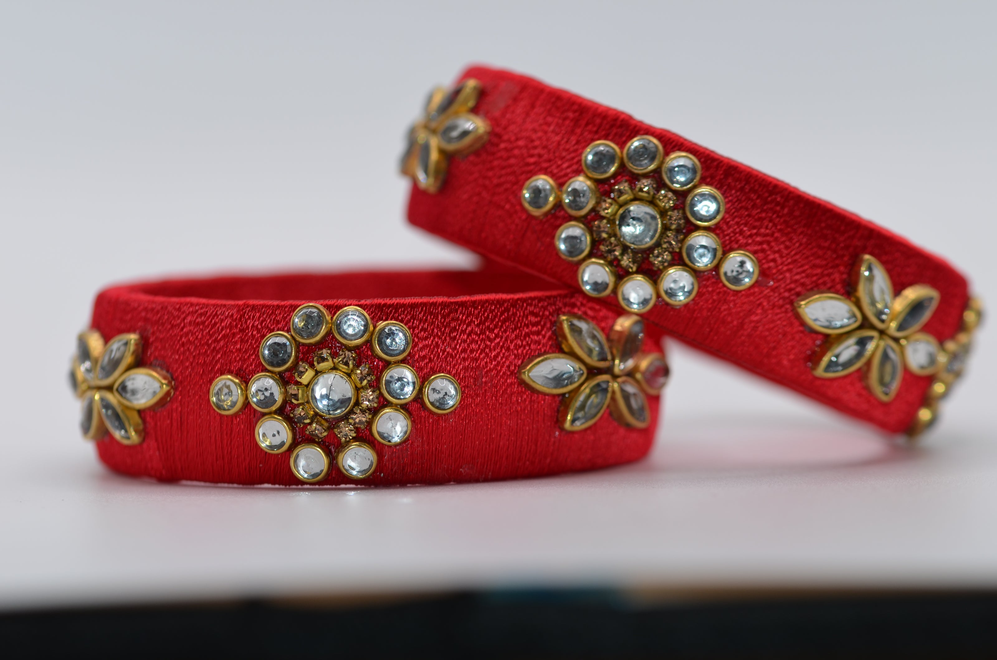 Royal Amivie Floral Silk Bangle – Model 01