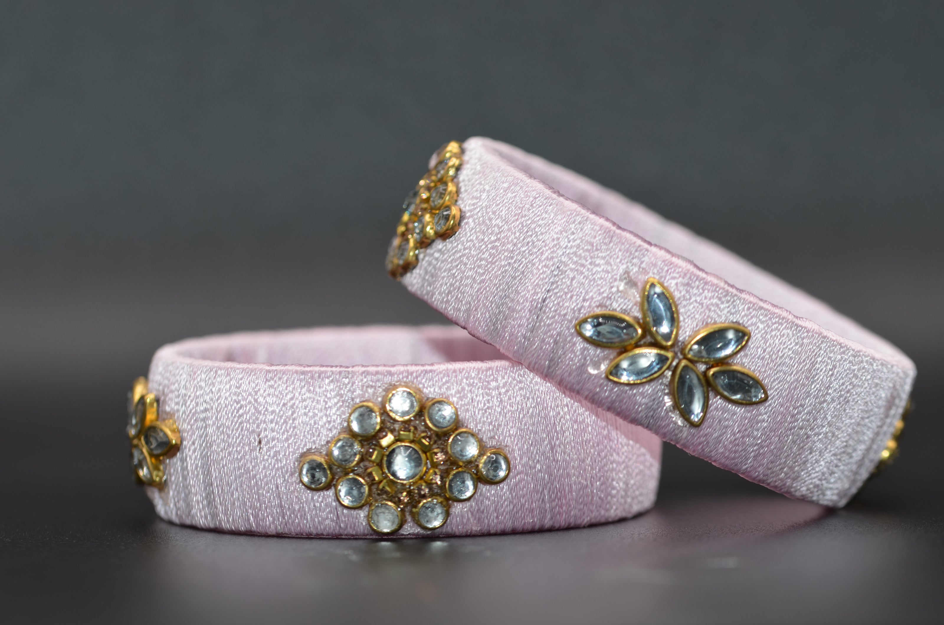 Royal Amivie Floral Silk Bangle – Model 01