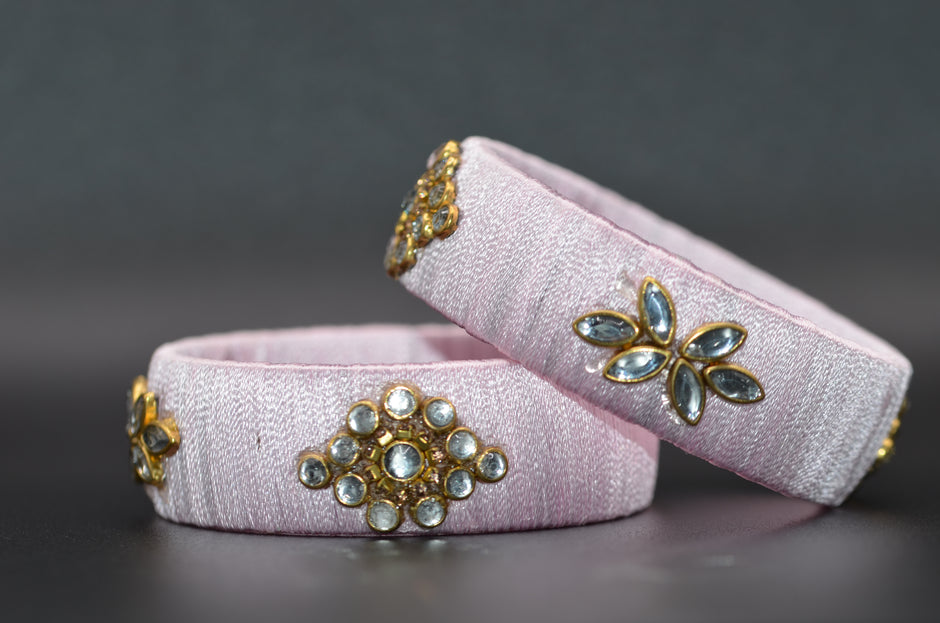 Royal Amivie Floral Silk Bangle – Model 01