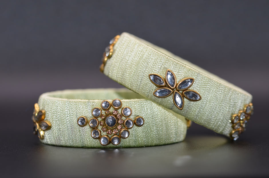 Royal Amivie Floral Silk Bangle – Model 01