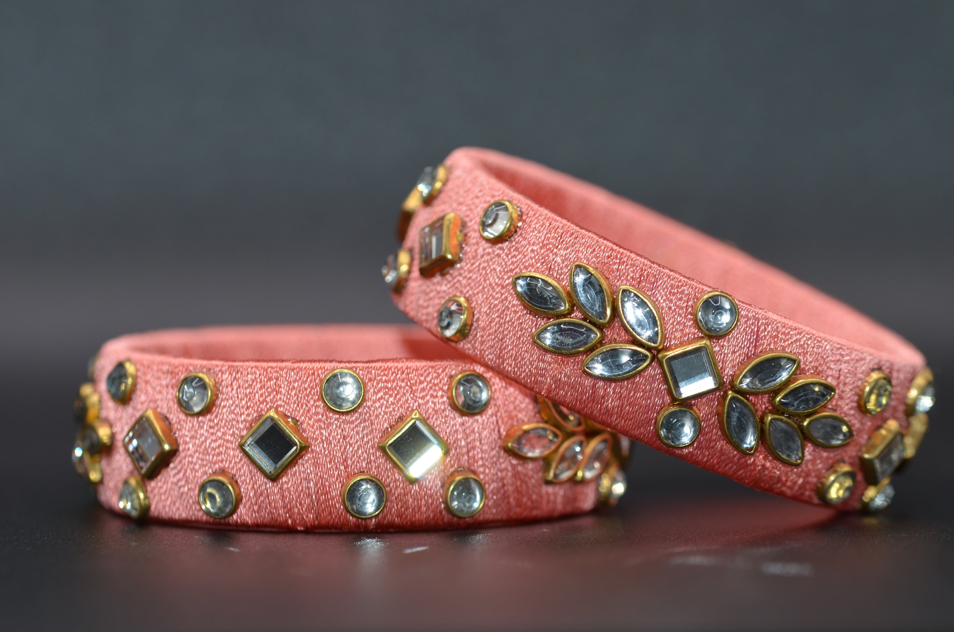 Amivie Regal Stone Thread Bangle – Model 02