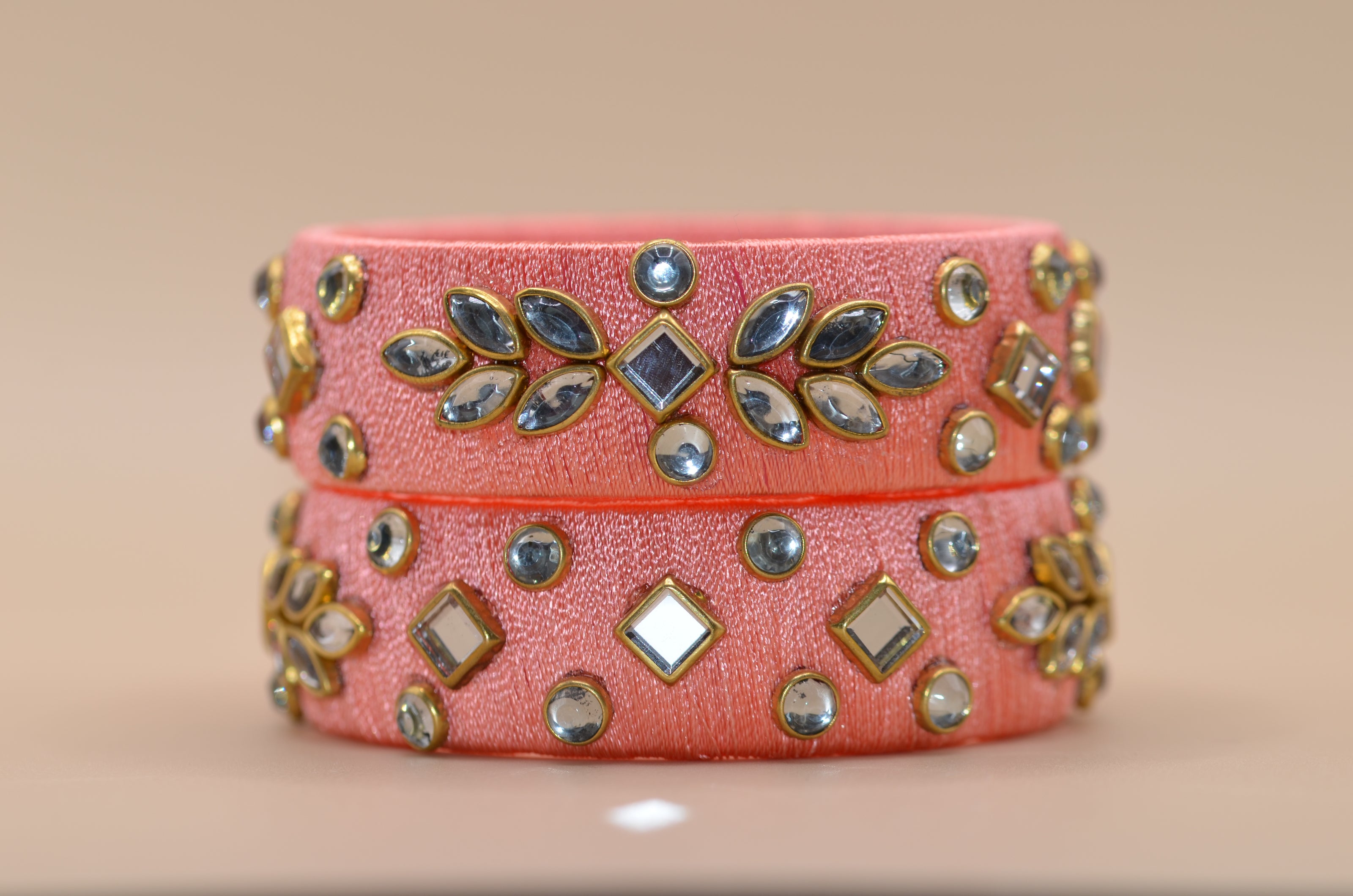 Amivie Regal Stone Thread Bangle – Model 02