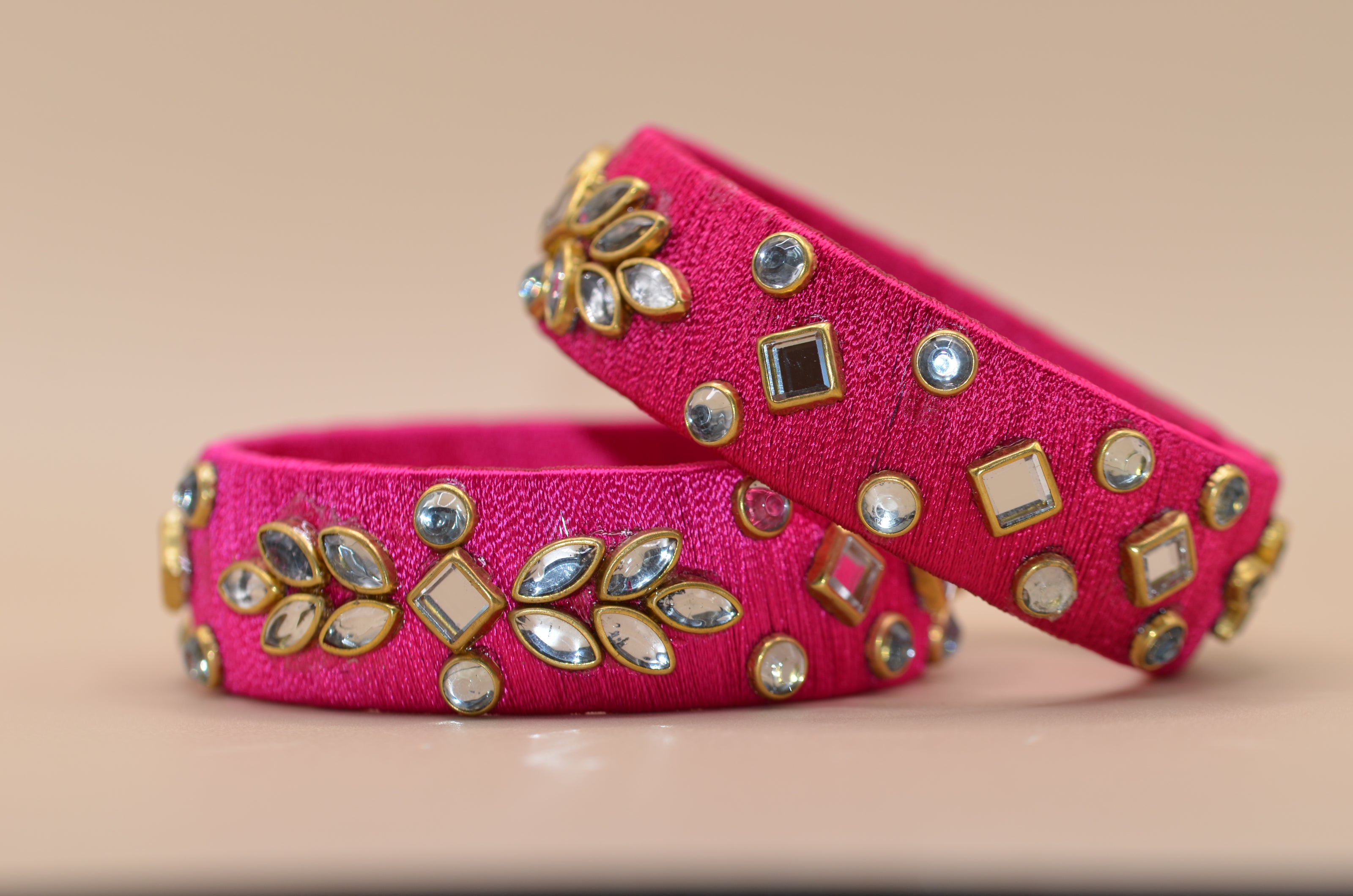 Amivie Regal Stone Thread Bangle – Model 02