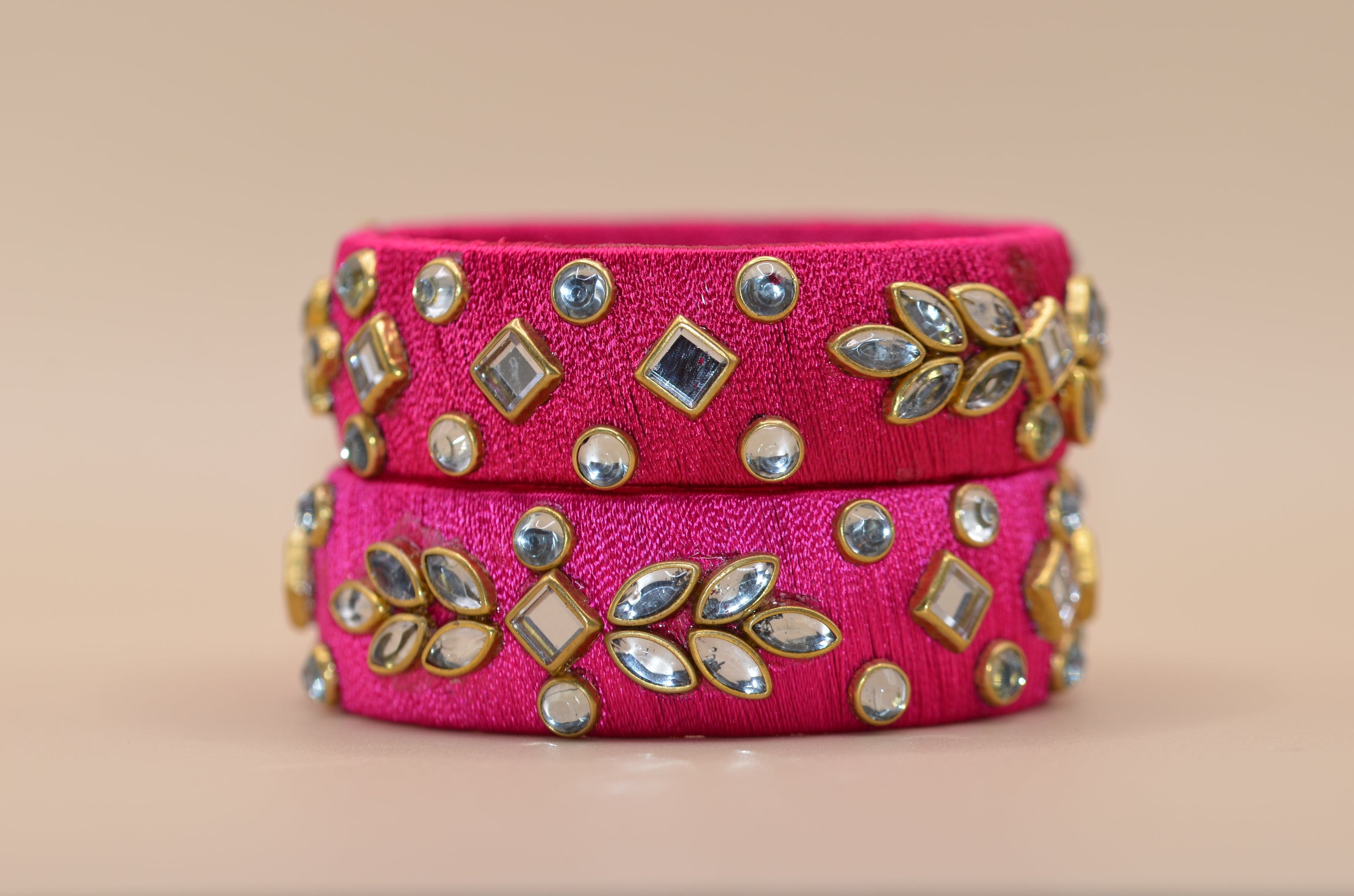 Amivie Regal Stone Thread Bangle – Model 02