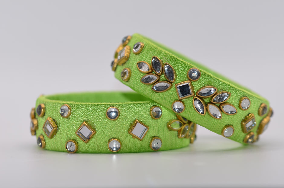 Amivie Regal Stone Thread Bangle – Model 02