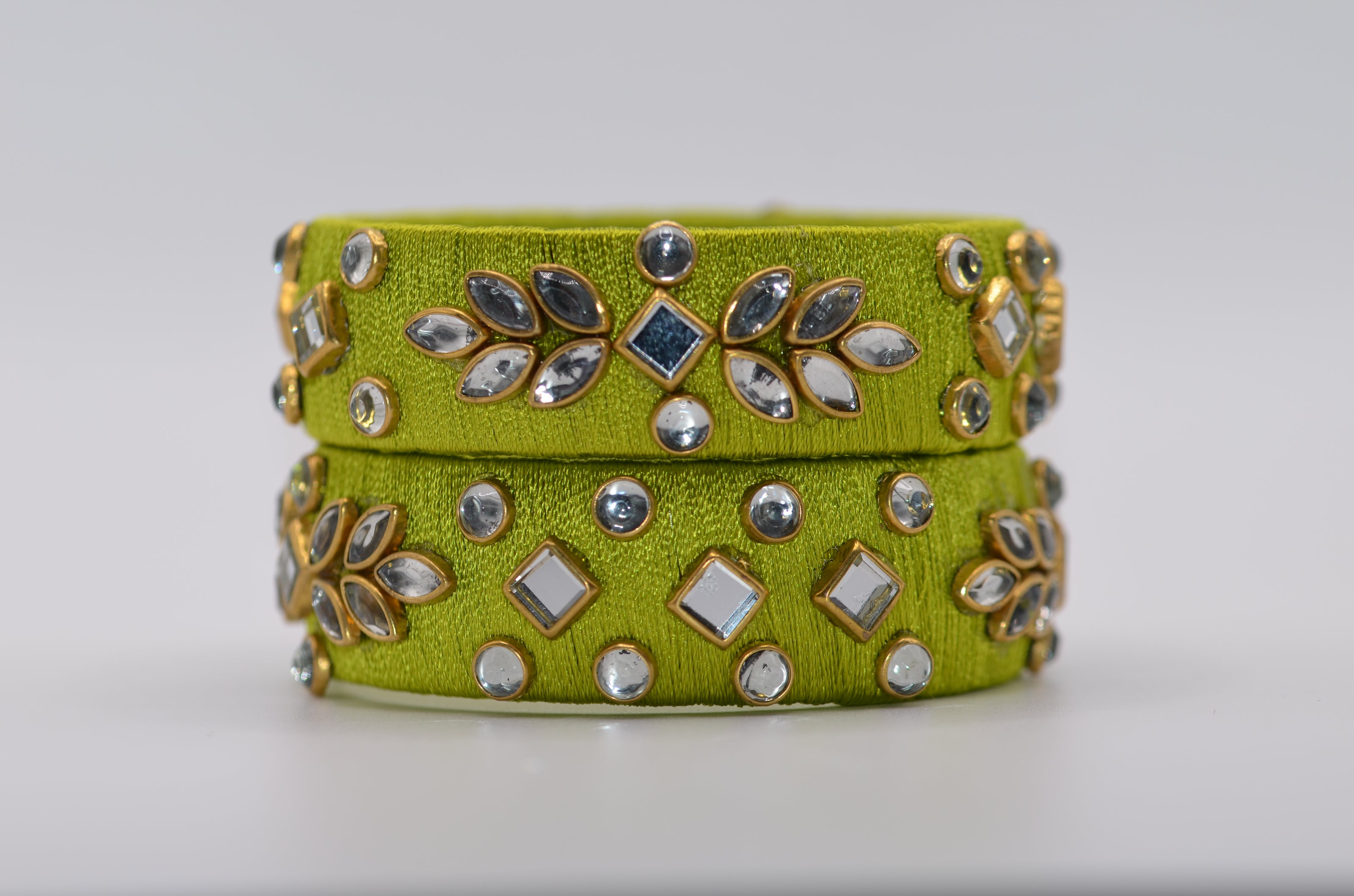 Amivie Regal Stone Thread Bangle – Model 02