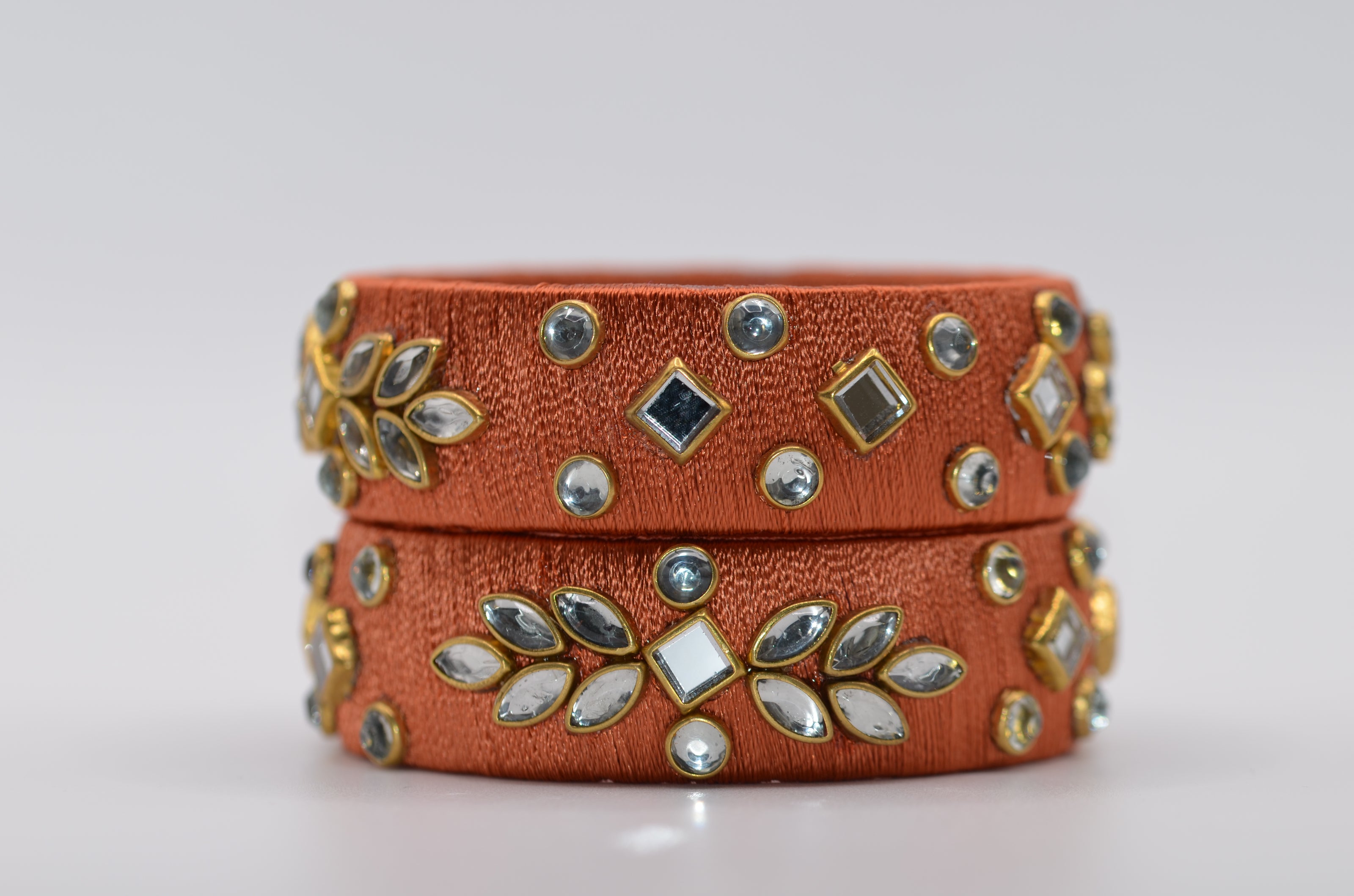 Amivie Regal Stone Thread Bangle – Model 02