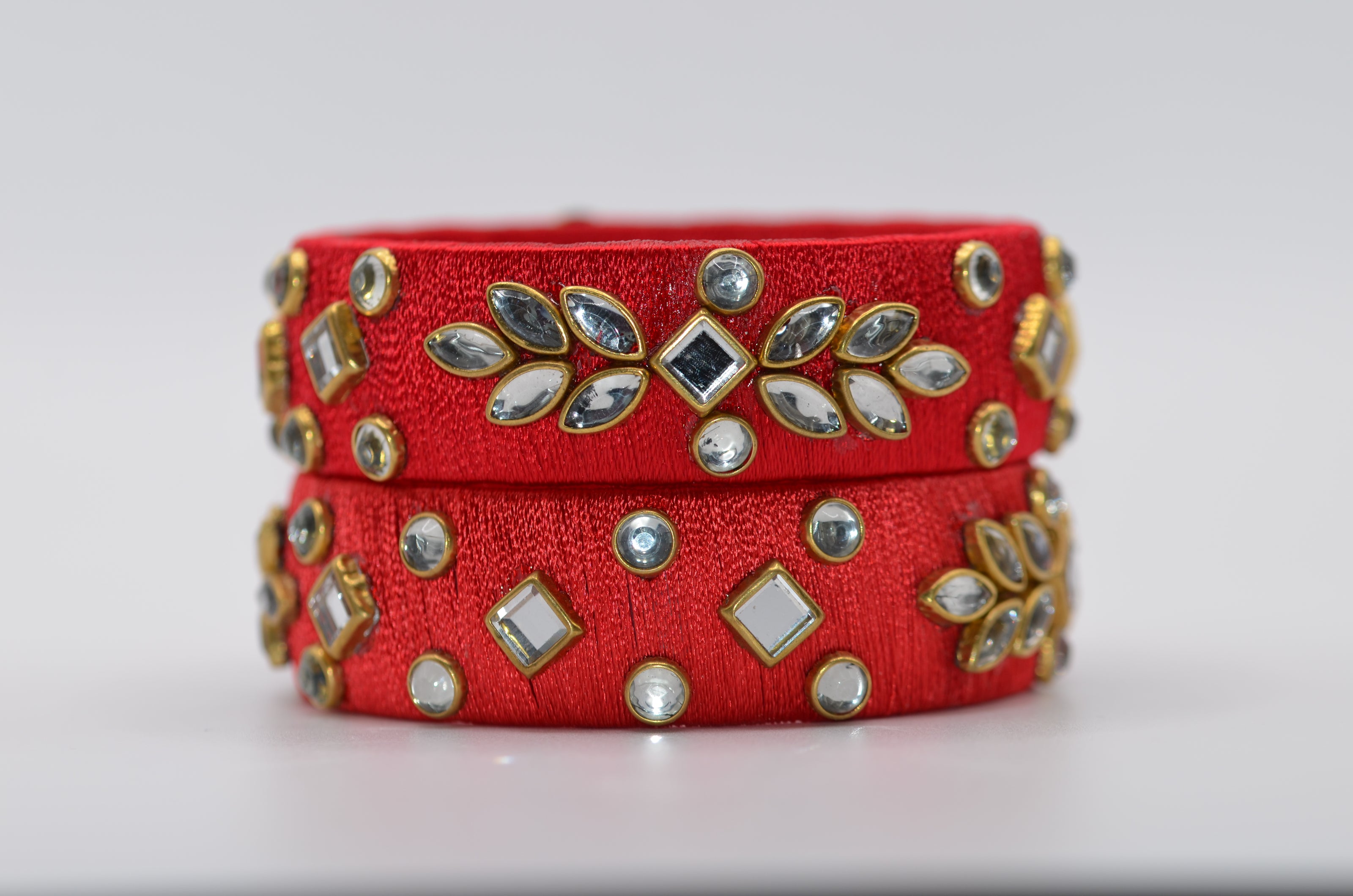 Amivie Regal Stone Thread Bangle – Model 02