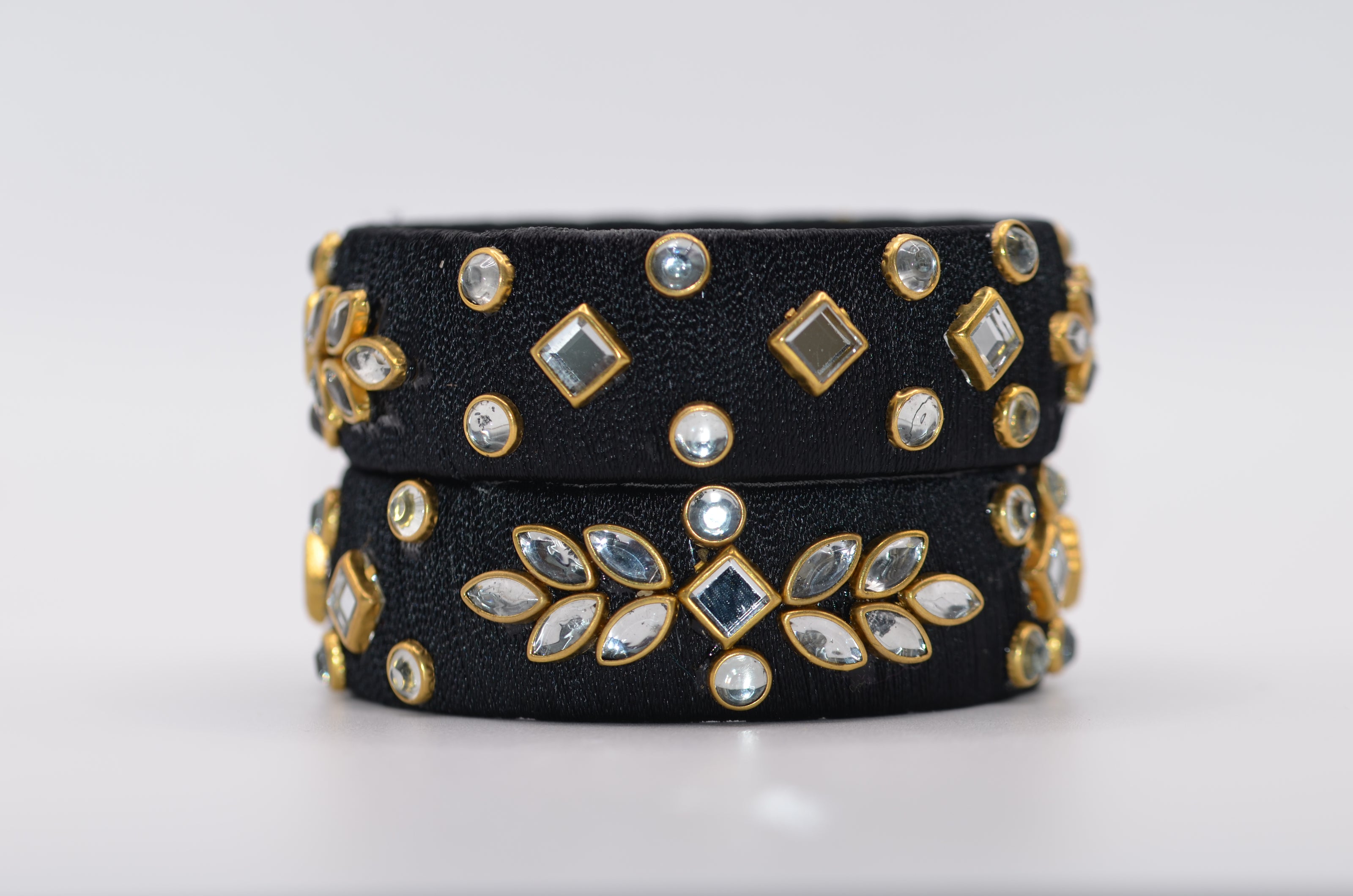 Amivie Regal Stone Thread Bangle – Model 02