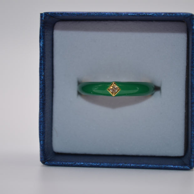 Emerald Shine Enamel Solitaire Ring