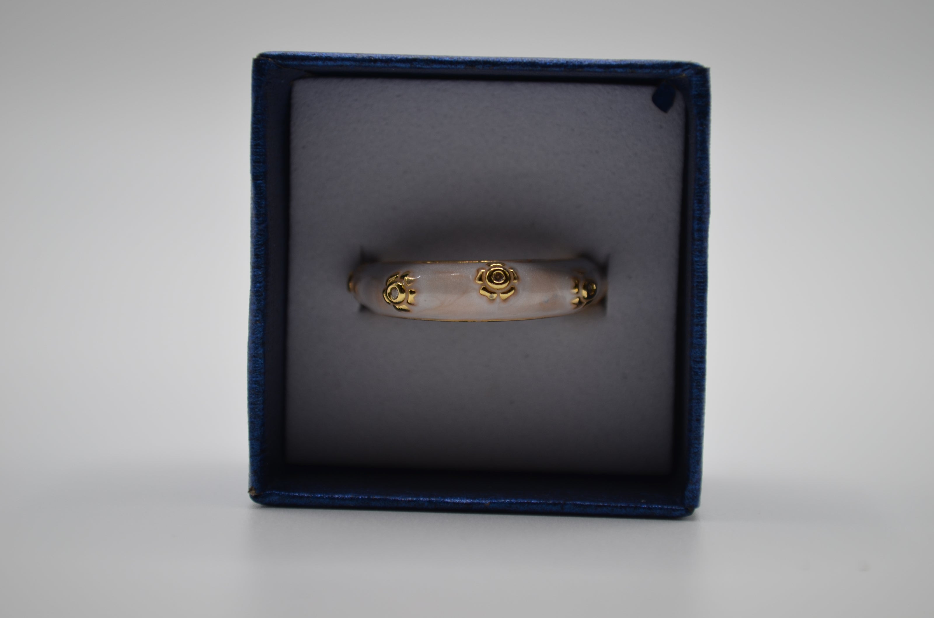 Pearl Mist Enamel Textured Adjustable Ring