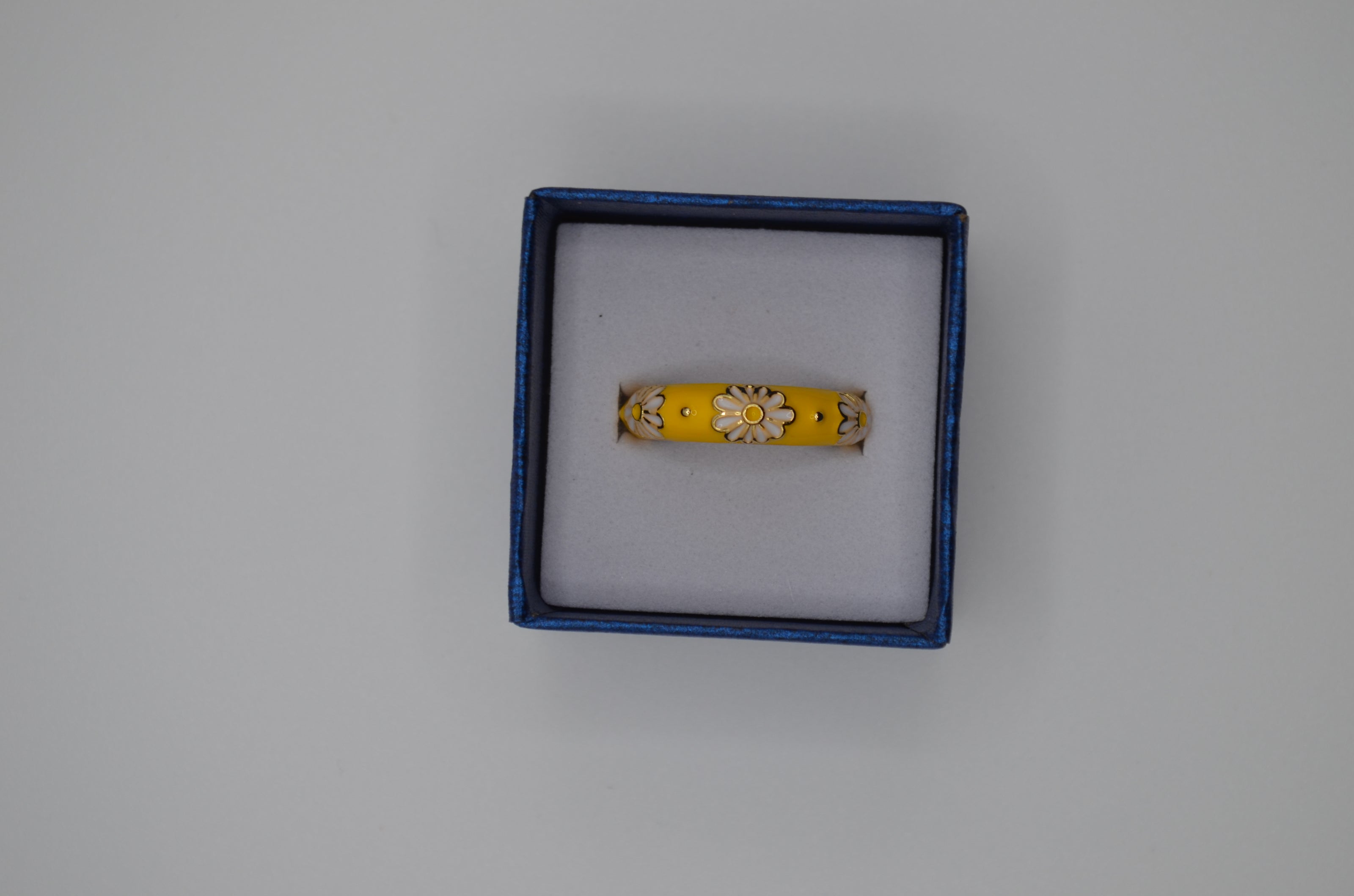 Sunny Daisy Enamel Ring