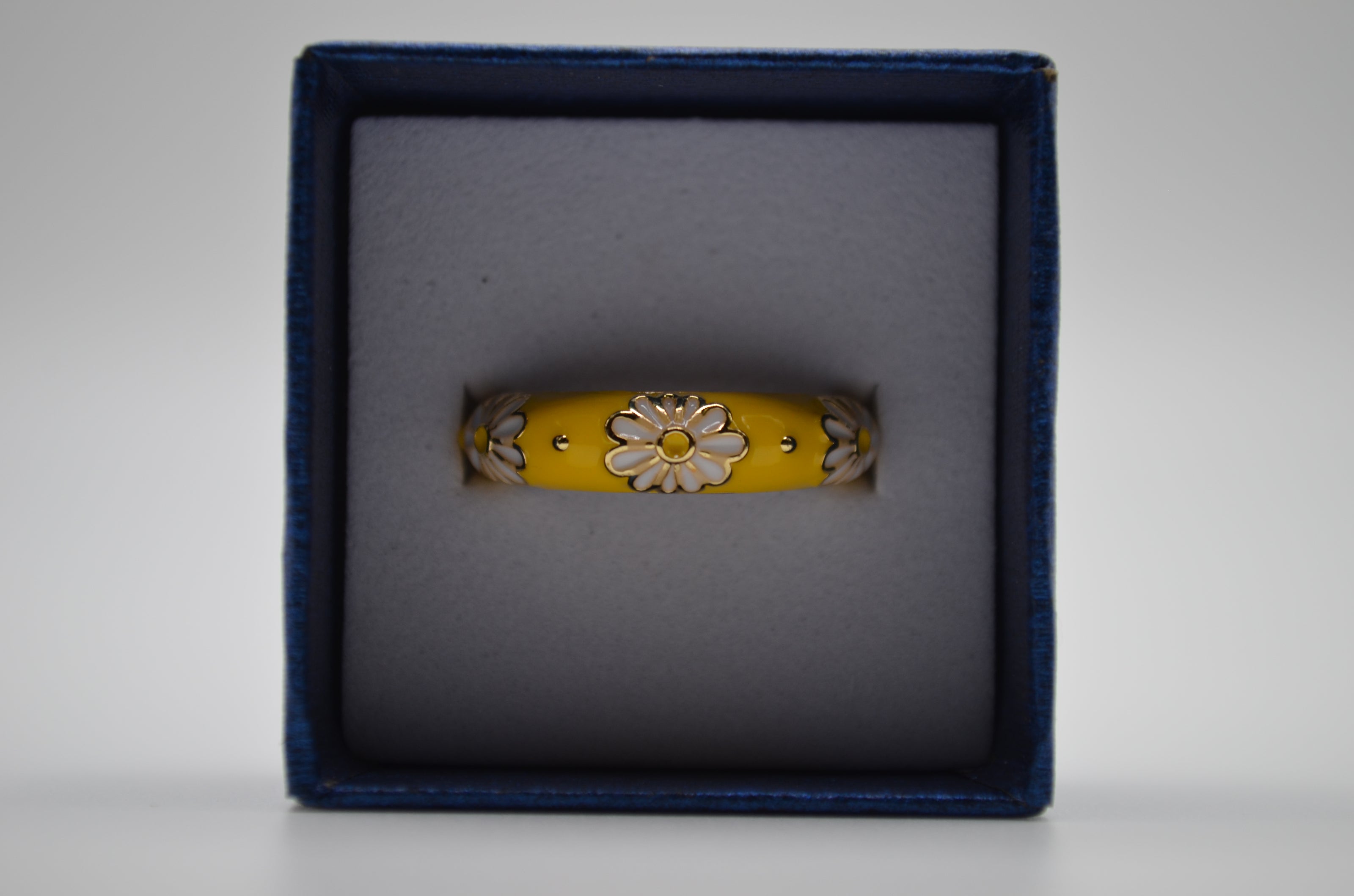 Sunny Daisy Enamel Ring
