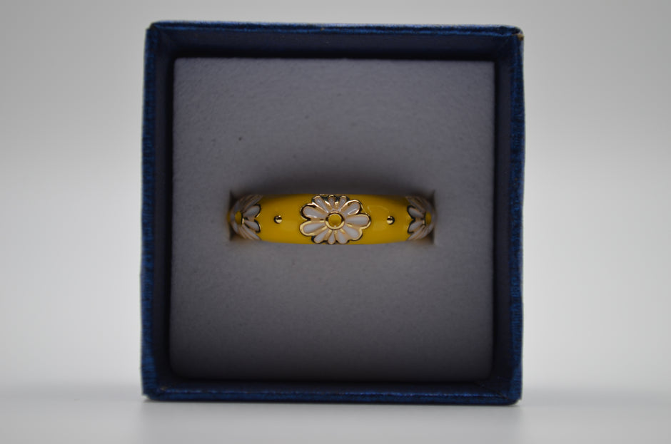 Sunny Daisy Enamel Ring