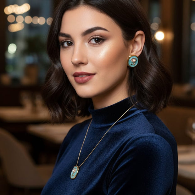 Amivie Turquoise Bloom Pendant Necklace