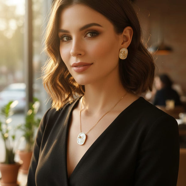 Amivie Classic Coin Medallion Necklace